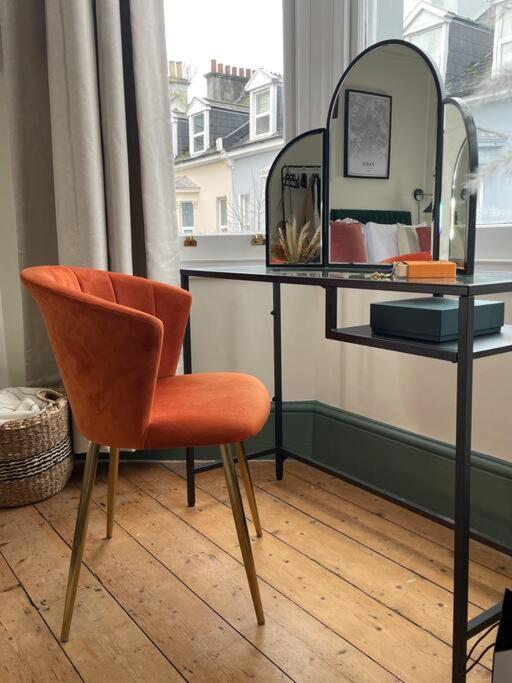 New Luxury For 2024 - Central Plymouth House - Sleeps 10 - Access To Plymouth Town - Close To The Barbican - Pets Welcome - Parking Available - By Luxe Living By Sophia Bagian luar foto