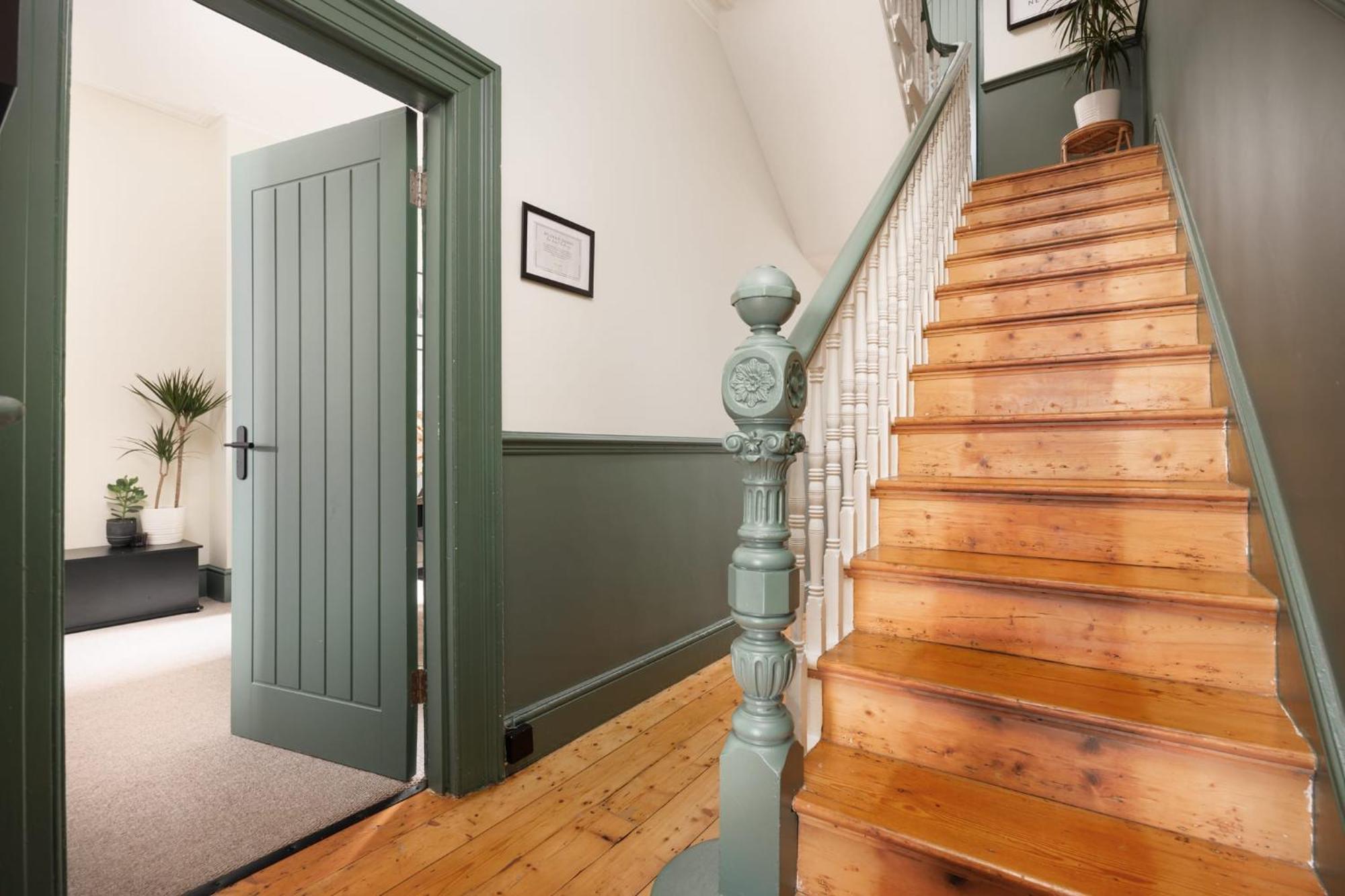 New Luxury For 2024 - Central Plymouth House - Sleeps 10 - Access To Plymouth Town - Close To The Barbican - Pets Welcome - Parking Available - By Luxe Living By Sophia Bagian luar foto