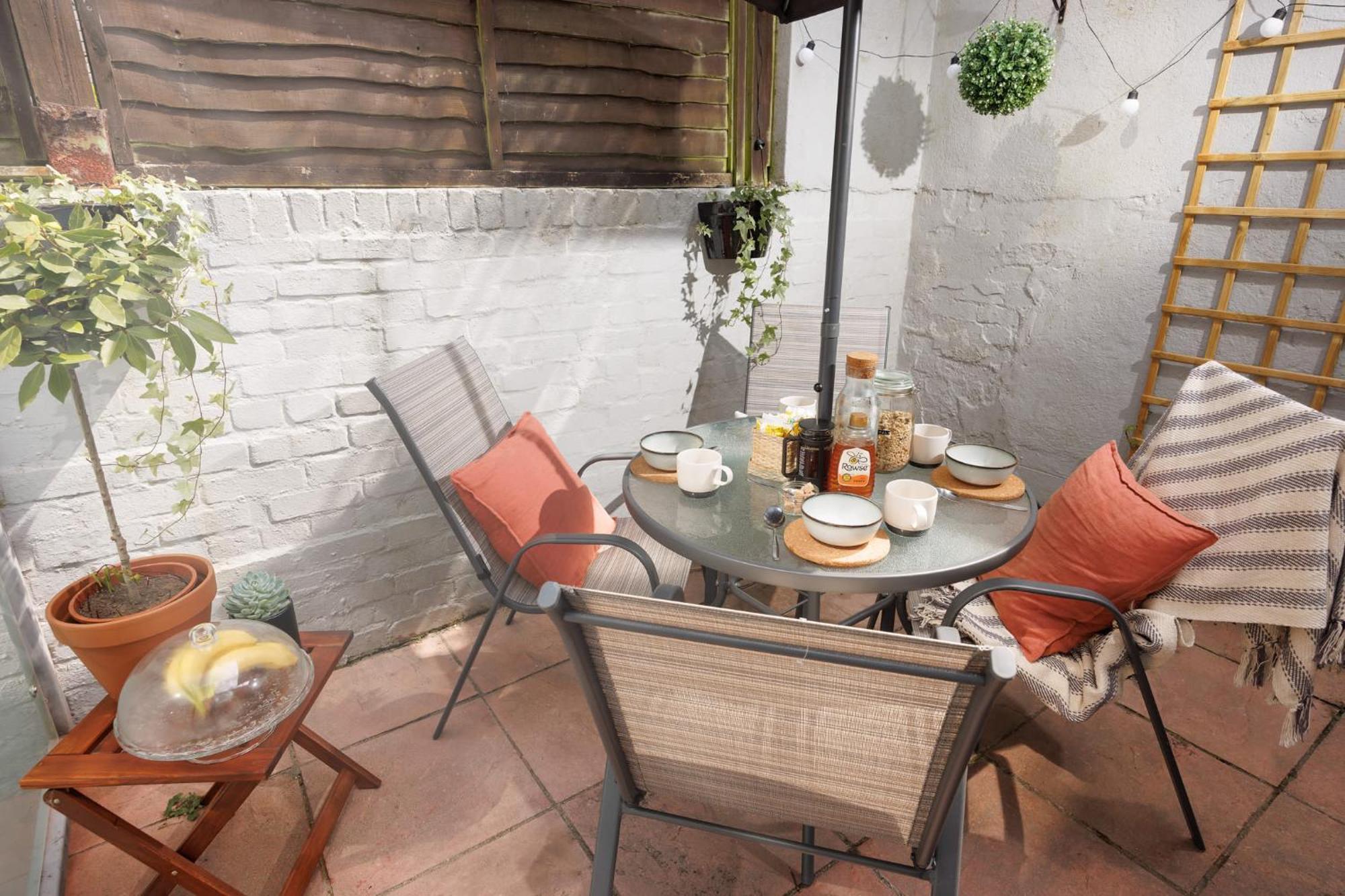 New Luxury For 2024 - Central Plymouth House - Sleeps 10 - Access To Plymouth Town - Close To The Barbican - Pets Welcome - Parking Available - By Luxe Living By Sophia Bagian luar foto