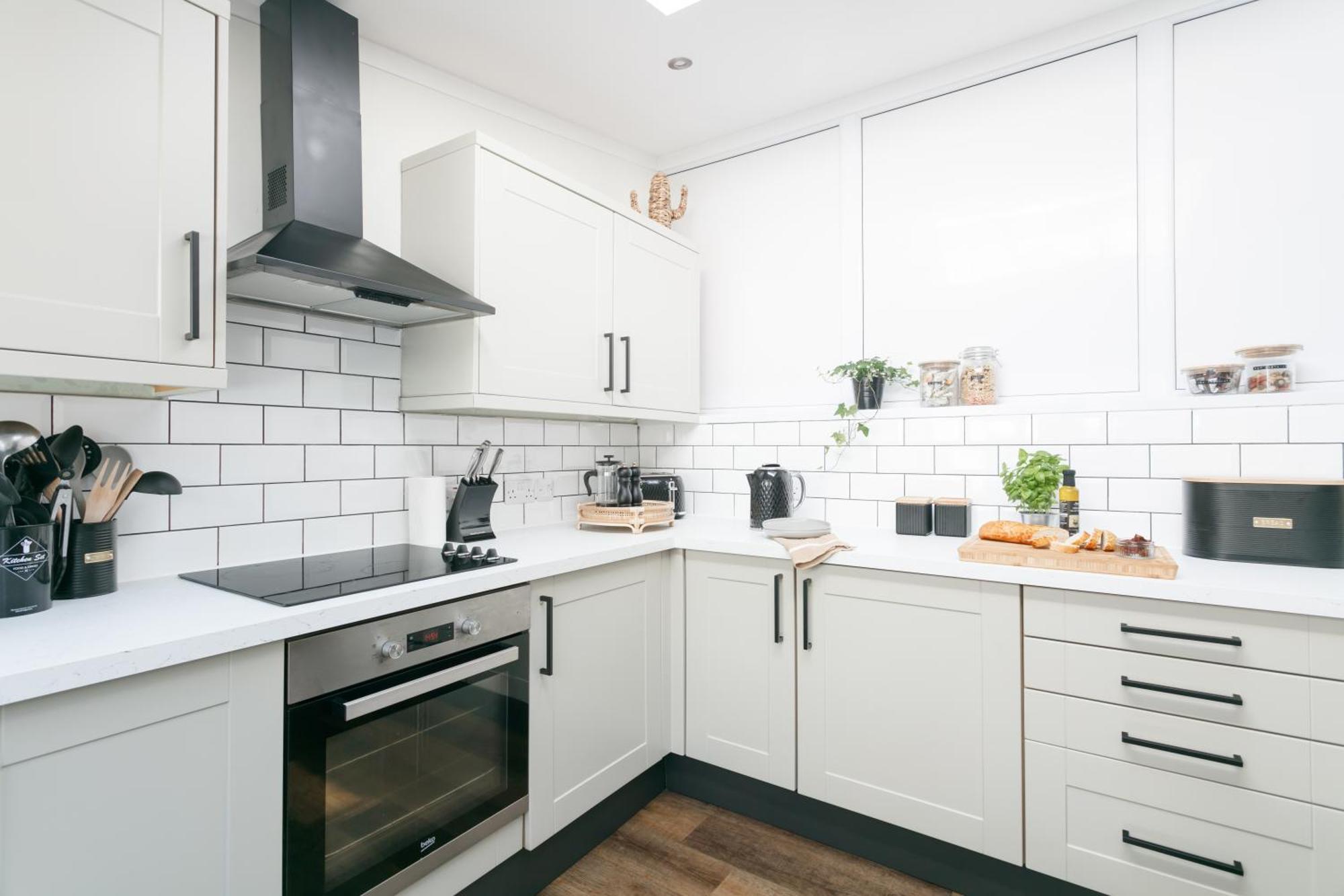 New Luxury For 2024 - Central Plymouth House - Sleeps 10 - Access To Plymouth Town - Close To The Barbican - Pets Welcome - Parking Available - By Luxe Living By Sophia Bagian luar foto